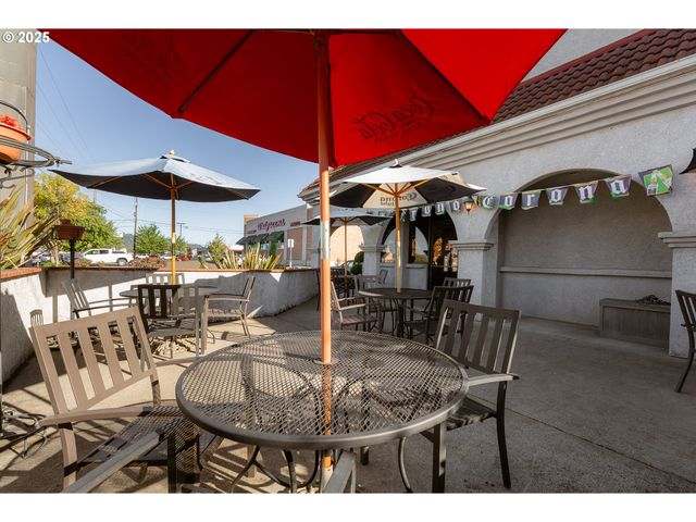 1347 Ne STEPHENS St, Roseburg, OR 97470