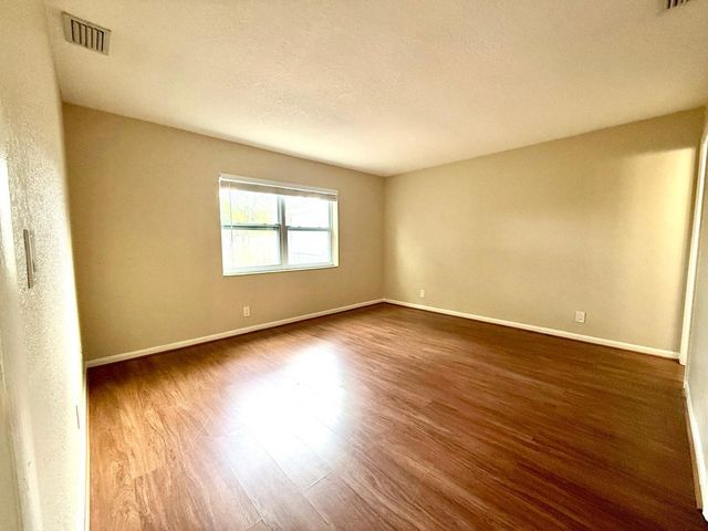 8746 Sunset Drive, Palm Beach Gardens, FL 33410