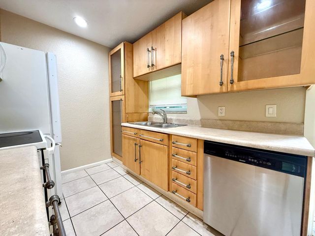 8746 Sunset Drive, Palm Beach Gardens, FL 33410