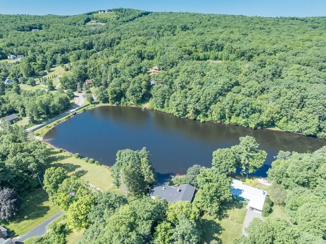 35 Old Stagecoach Dr, Monson, MA 01057