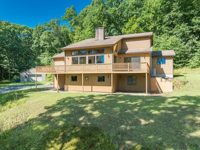 35 Old Stagecoach Dr, Monson, MA 01057
