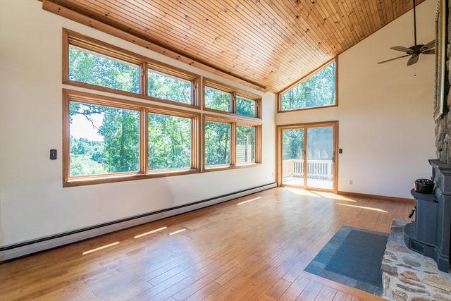 35 Old Stagecoach Dr, Monson, MA 01057