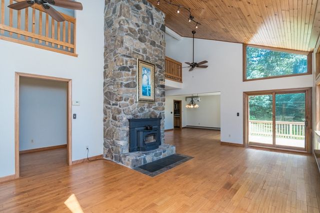 35 Old Stagecoach Dr, Monson, MA 01057