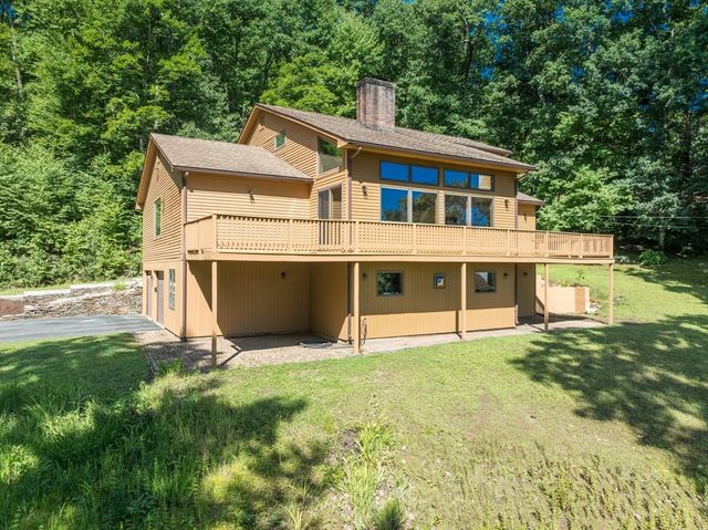 35 Old Stagecoach Dr, Monson, MA 01057