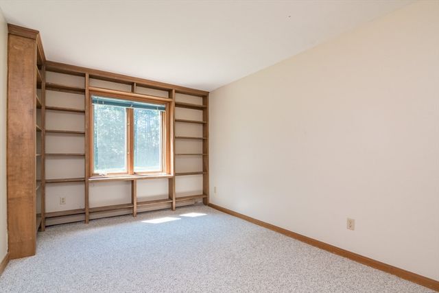 35 Old Stagecoach Dr, Monson, MA 01057