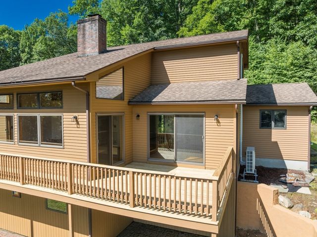 35 Old Stagecoach Dr, Monson, MA 01057
