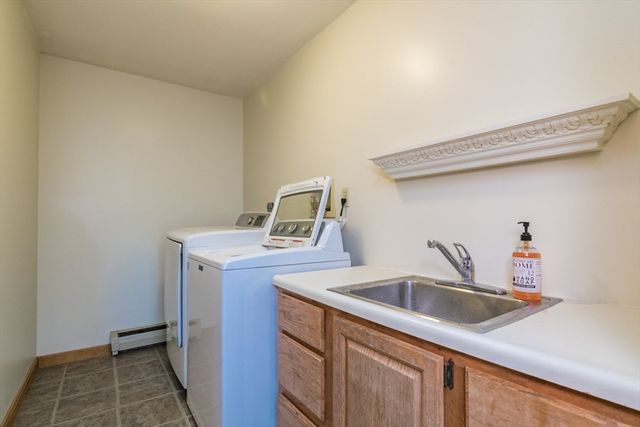 35 Old Stagecoach Dr, Monson, MA 01057