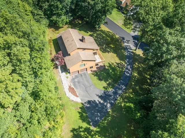 35 Old Stagecoach Dr, Monson, MA 01057