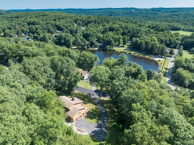35 Old Stagecoach Dr, Monson, MA 01057