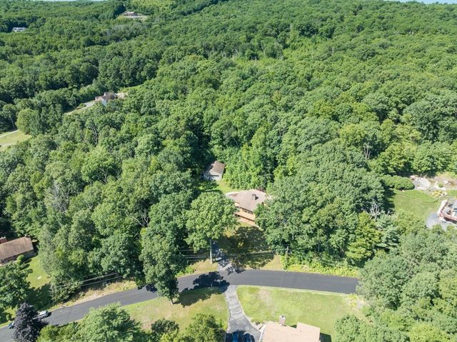 35 Old Stagecoach Dr, Monson, MA 01057