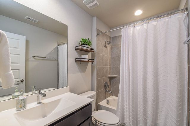 13009 Oleander Bay Lane, Texas City, TX 77568