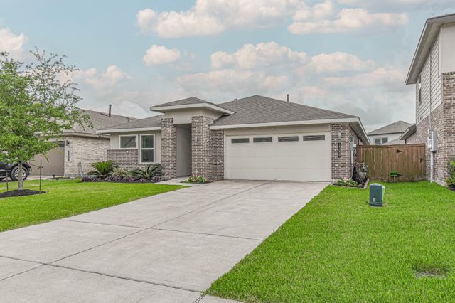 13009 Oleander Bay Lane, Texas City, TX 77568