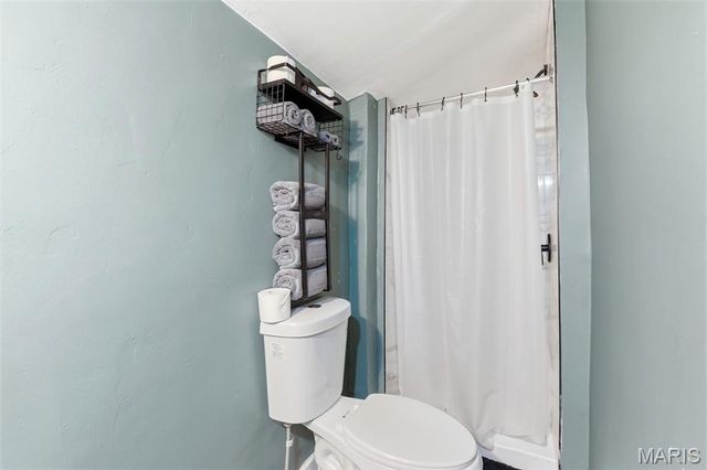 4449 W Belle Place, St Louis, MO 63108