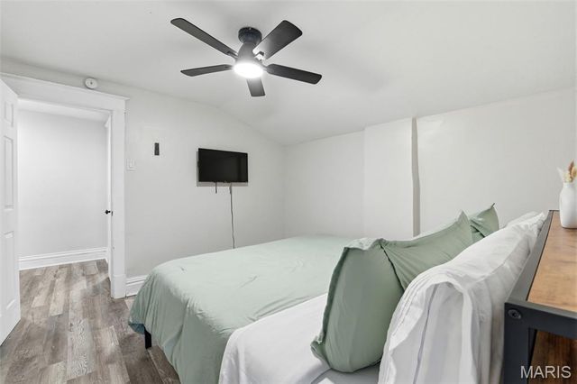 4449 W Belle Place, St Louis, MO 63108