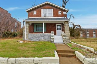 4449 W Belle Place, St Louis, MO 63108