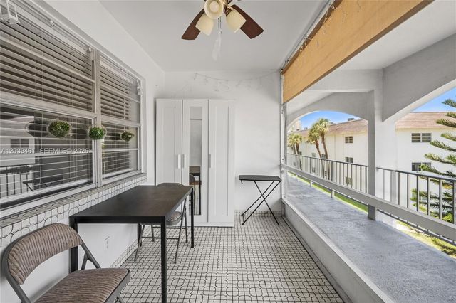 541 Blue Heron Dr 308, Hallandale Beach, FL 33009