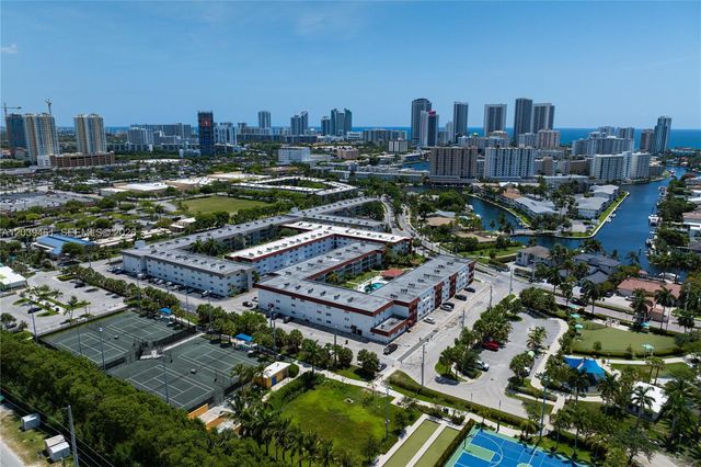 541 Blue Heron Dr 308, Hallandale Beach, FL 33009