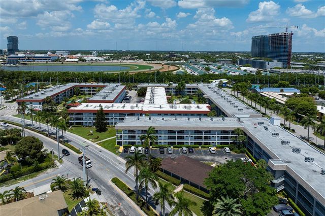 541 Blue Heron Dr 308, Hallandale Beach, FL 33009
