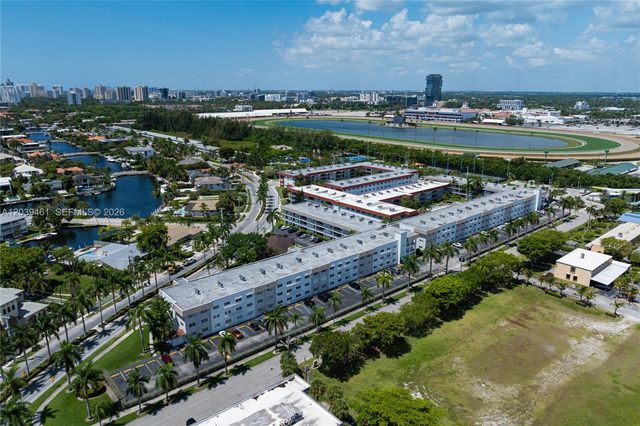 541 Blue Heron Dr 308, Hallandale Beach, FL 33009