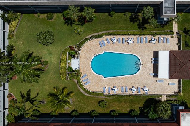 541 Blue Heron Dr 308, Hallandale Beach, FL 33009