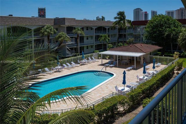 541 Blue Heron Dr 308, Hallandale Beach, FL 33009