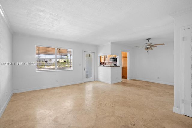 541 Blue Heron Dr 308, Hallandale Beach, FL 33009