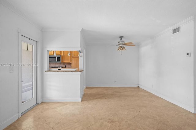 541 Blue Heron Dr 308, Hallandale Beach, FL 33009
