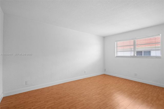 541 Blue Heron Dr 308, Hallandale Beach, FL 33009
