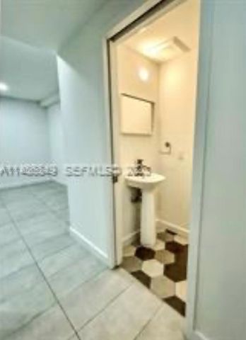315 NW 34th Ave 315, Miami, FL 33125