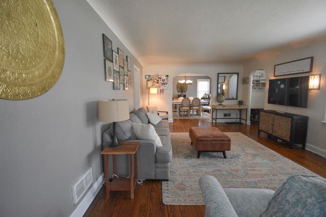 338 N Lafayette Street, Griffith, IN 46319