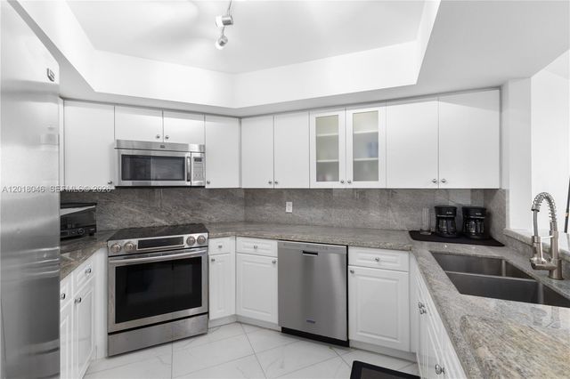1800 Sunset Harbour Dr 1601, Miami Beach, FL 33139