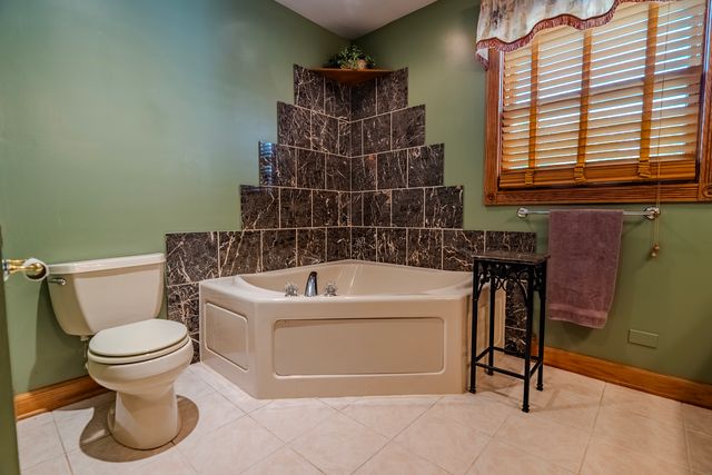 3305 Pheasant Drive, Rolling Meadows, IL 60008