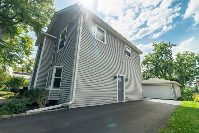 3305 Pheasant Drive, Rolling Meadows, IL 60008