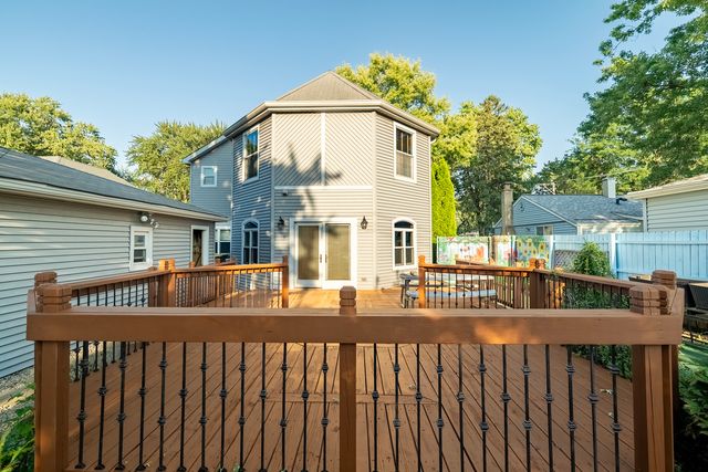 3305 Pheasant Drive, Rolling Meadows, IL 60008