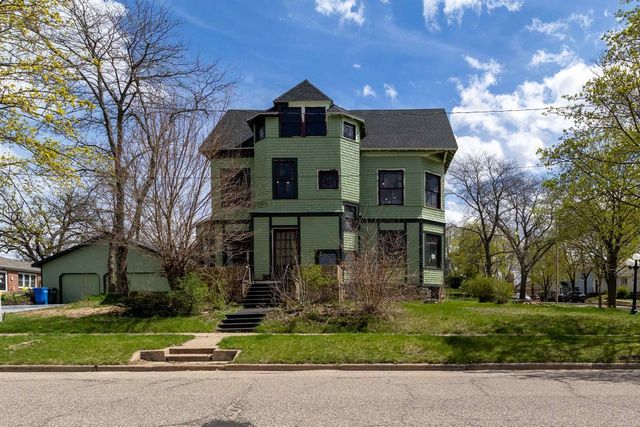 704 Ash Street, Baraboo, WI 53913