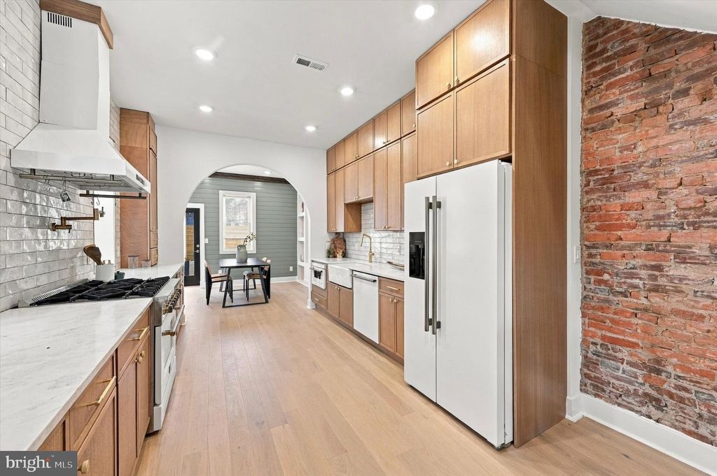 1520 S 8TH ST, PHILADELPHIA, PA 19147 — photo 2