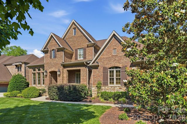 221 Glenmoor Drive, Waxhaw, NC 28173