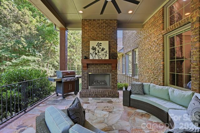 221 Glenmoor Drive, Waxhaw, NC 28173