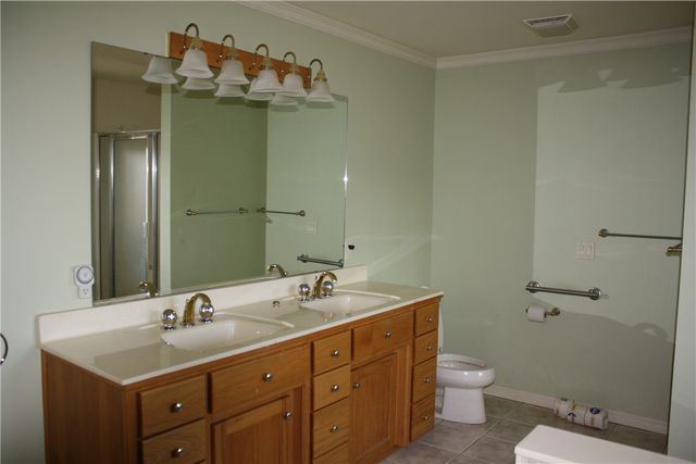 9118 Summer Shade Road, Rogers, AR 72756