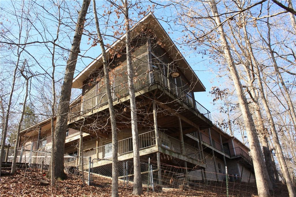 9118 Summer Shade Road, Rogers, AR 72756