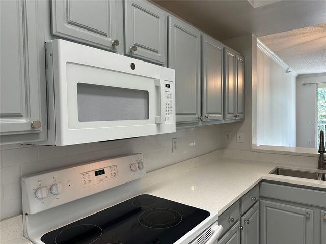 5701 BENTGRASS DRIVE 18-206, Sarasota, FL 34235