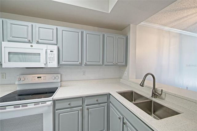 5701 BENTGRASS DRIVE 18-206, Sarasota, FL 34235