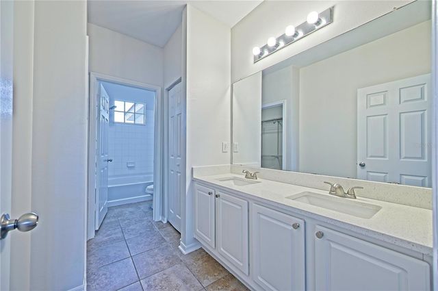 5701 BENTGRASS DRIVE 18-206, Sarasota, FL 34235