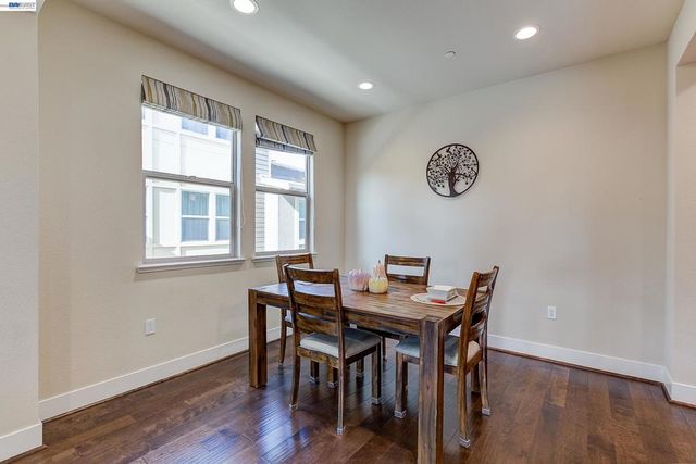 716 TRANQUILITY CIR 1, Livermore, CA 94551