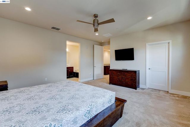 716 TRANQUILITY CIR 1, Livermore, CA 94551