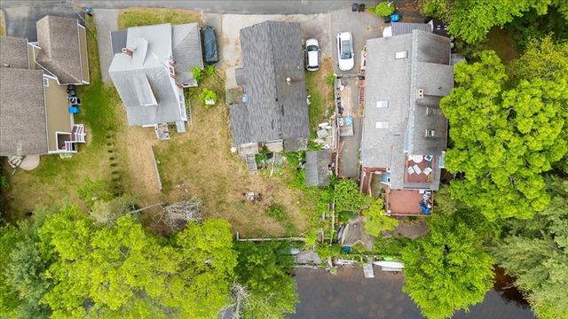 12 Shore Rd, Merrimac, MA 01860