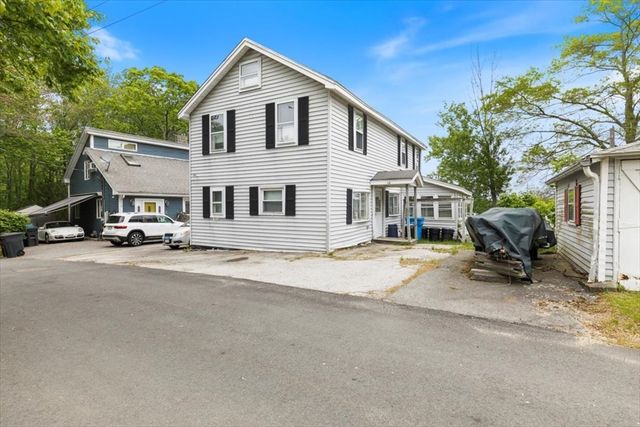 12 Shore Rd, Merrimac, MA 01860