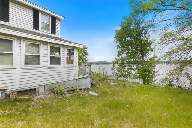 12 Shore Rd, Merrimac, MA 01860