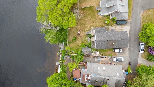 12 Shore Rd, Merrimac, MA 01860