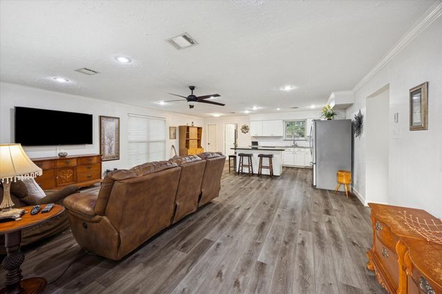 4718 Blanton Boulevard, Houston, TX 77092